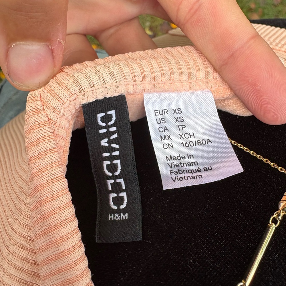 H&M Divided Light Pink Ribbed Top